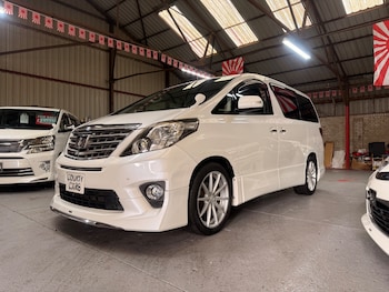 Used Toyota Vellfire 2014 for sale - 77201478: Photo