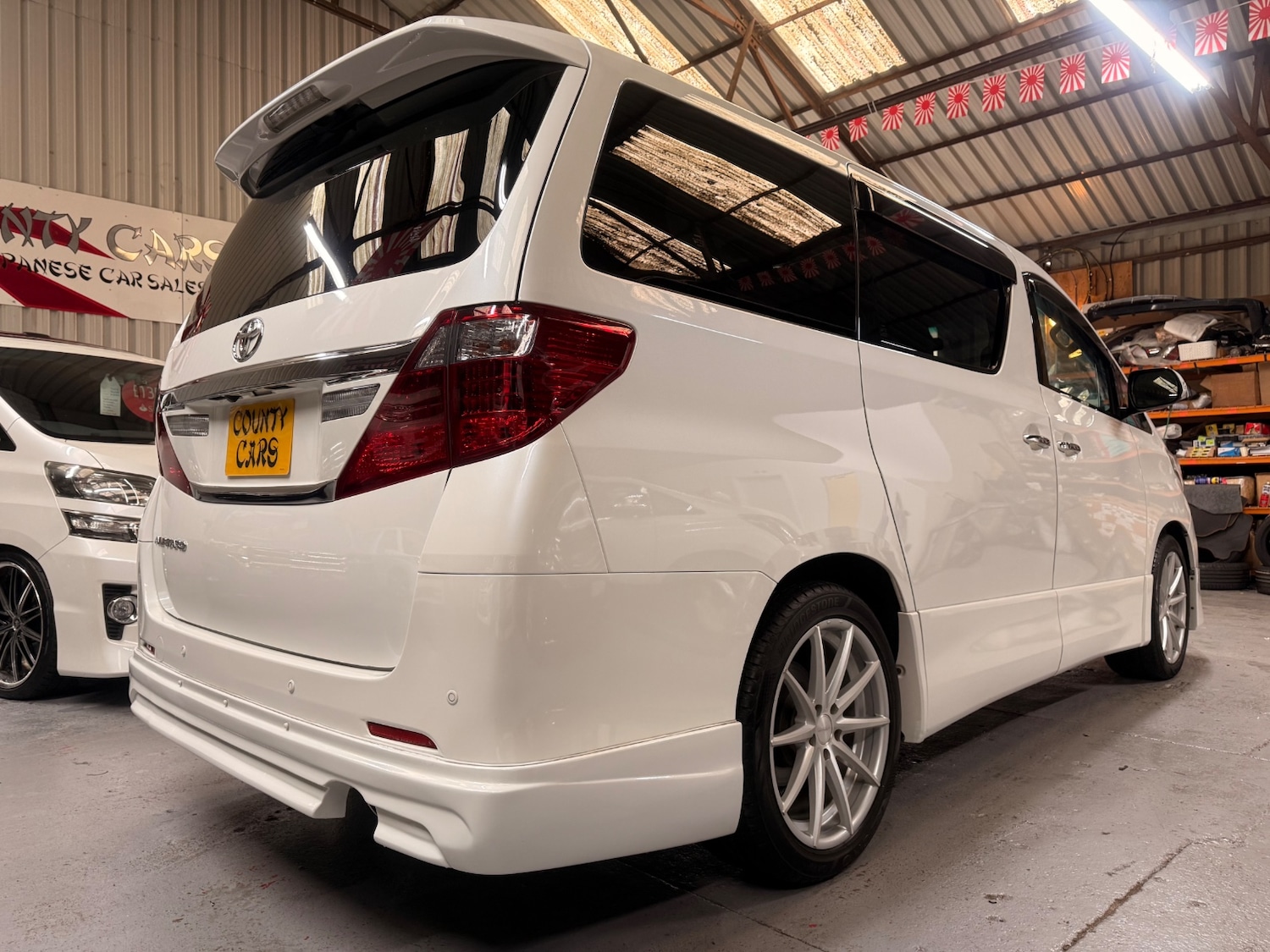 Used Toyota Vellfire 2014 for sale - 77201478: Photo 5