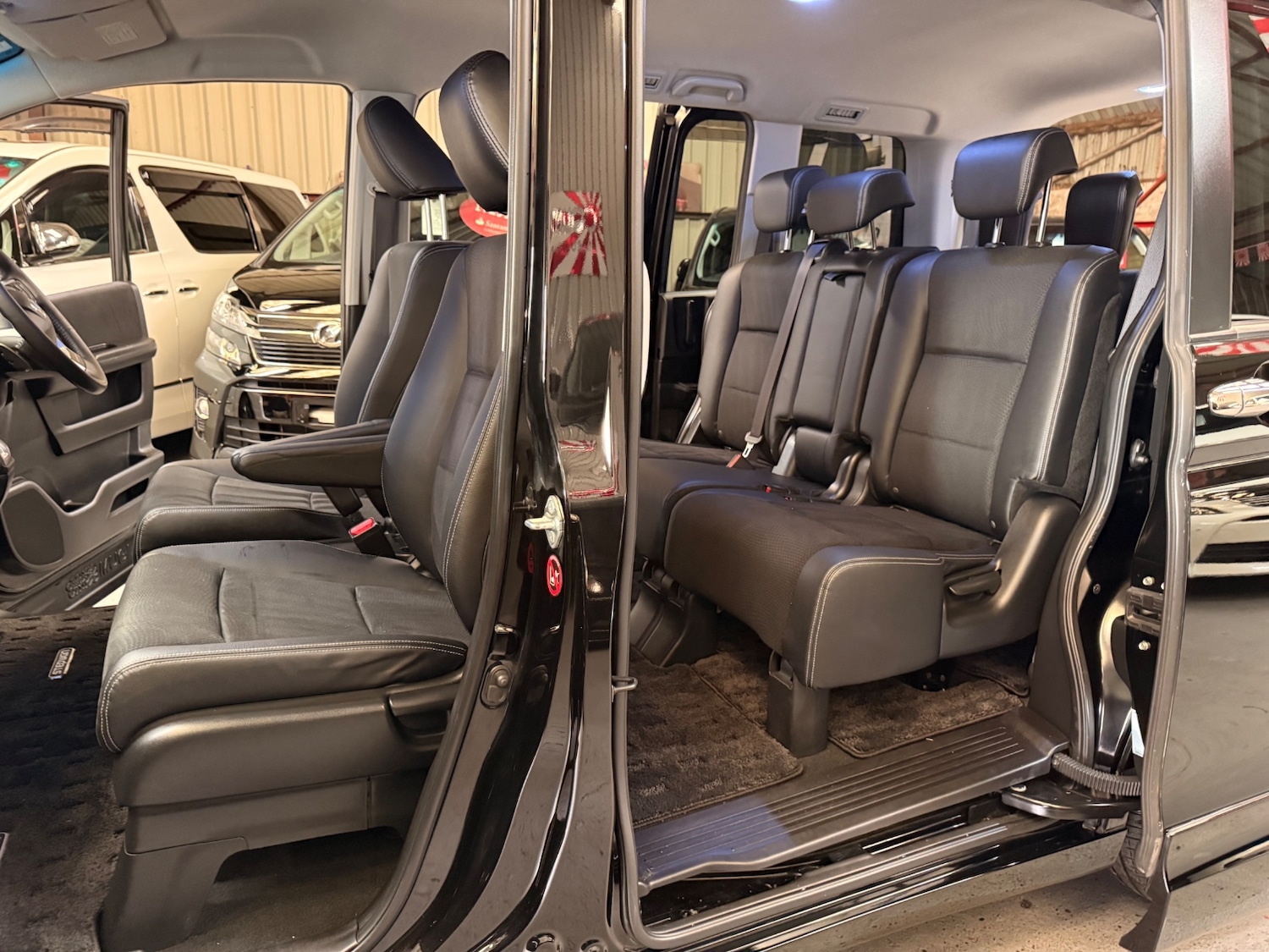 Used Honda Stepwagon 2013 for sale - 77656619: Photo 17