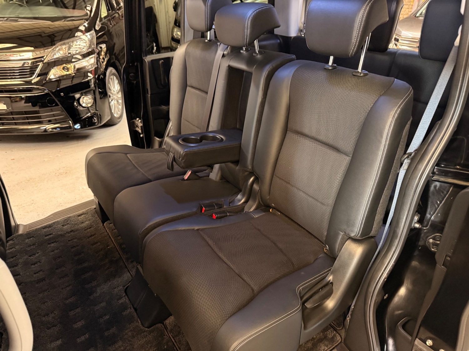 Used Honda Stepwagon 2013 for sale - 77656619: Photo 18