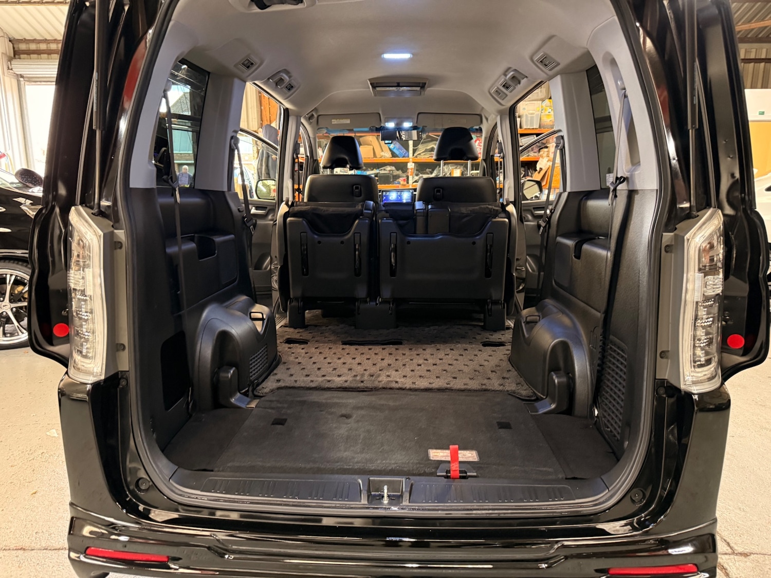 Used Honda Stepwagon 2013 for sale - 77656619: Photo 22