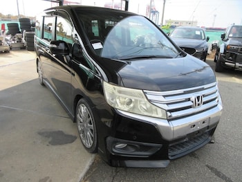 Used Honda Stepwagon 2013 for sale - 76098725: Photo 2