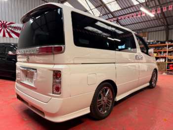 Used Nissan Elgrand 2007 for sale - 71227464: Photo