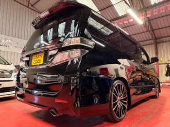 Used Toyota Vellfire 2013 for sale - 73286531: Photo