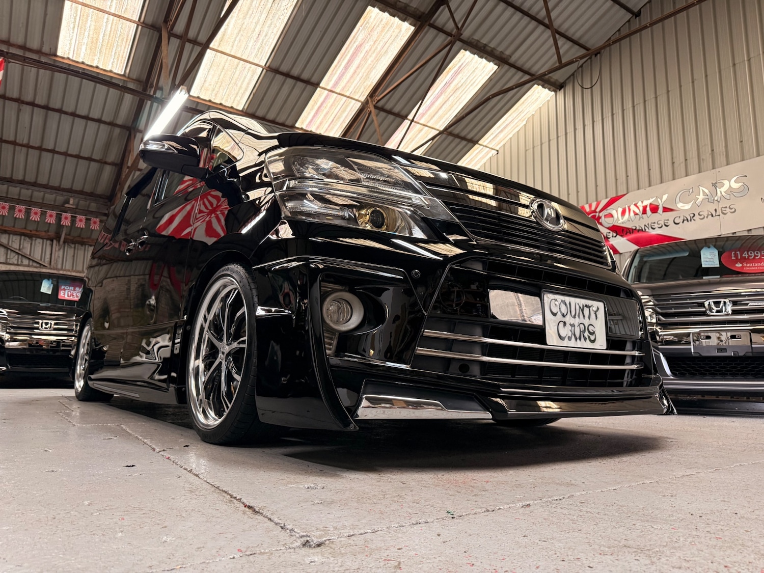 Used Toyota Vellfire 2012 for sale - 77508793: Photo 2