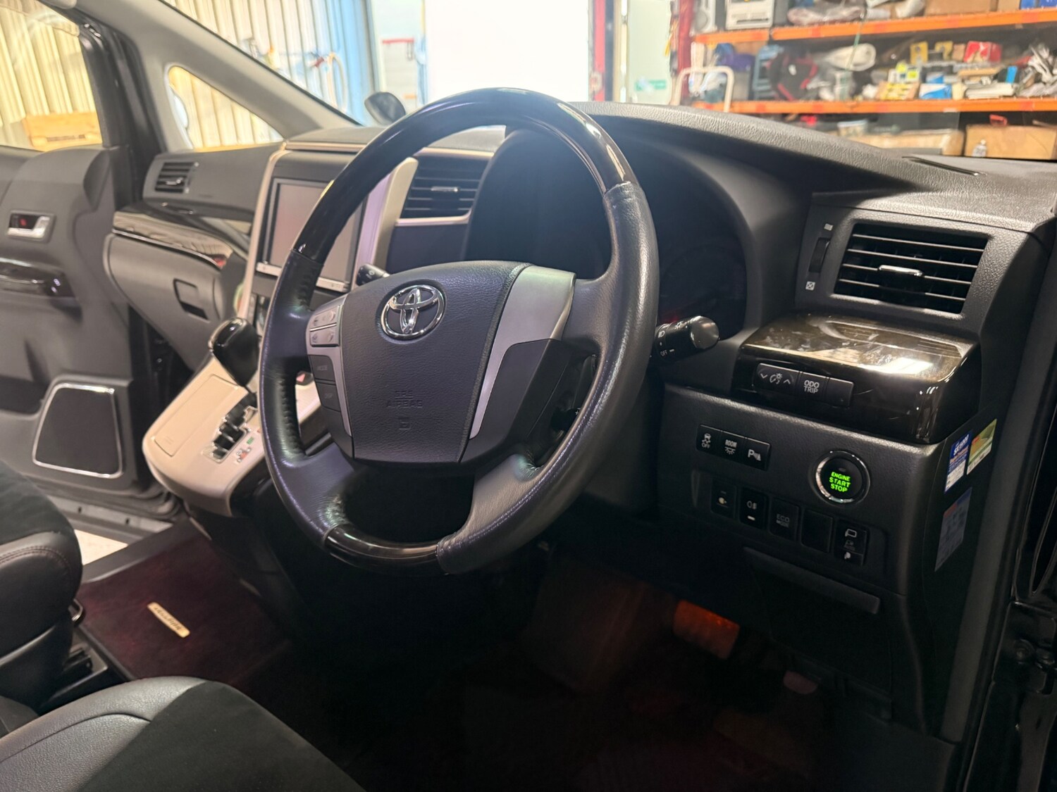 Used Toyota Vellfire 2013 for sale - 77201718: Photo 14