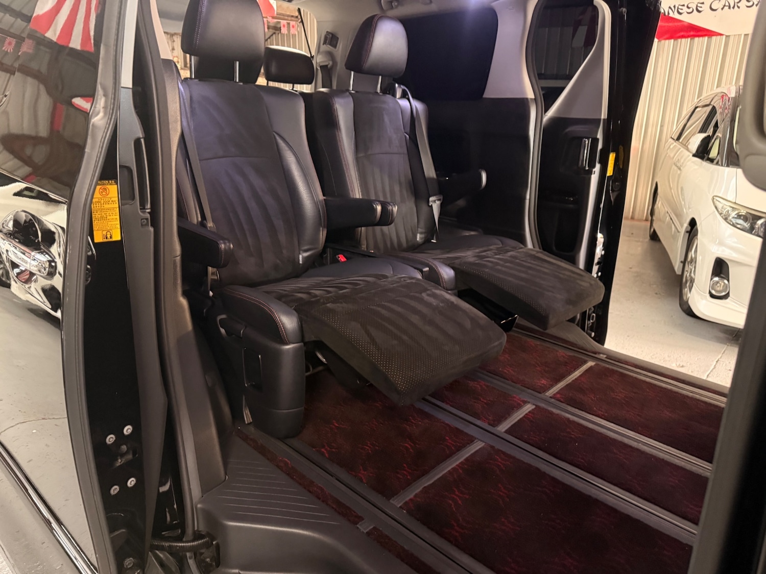 Used Toyota Vellfire 2013 for sale - 77201718: Photo 18