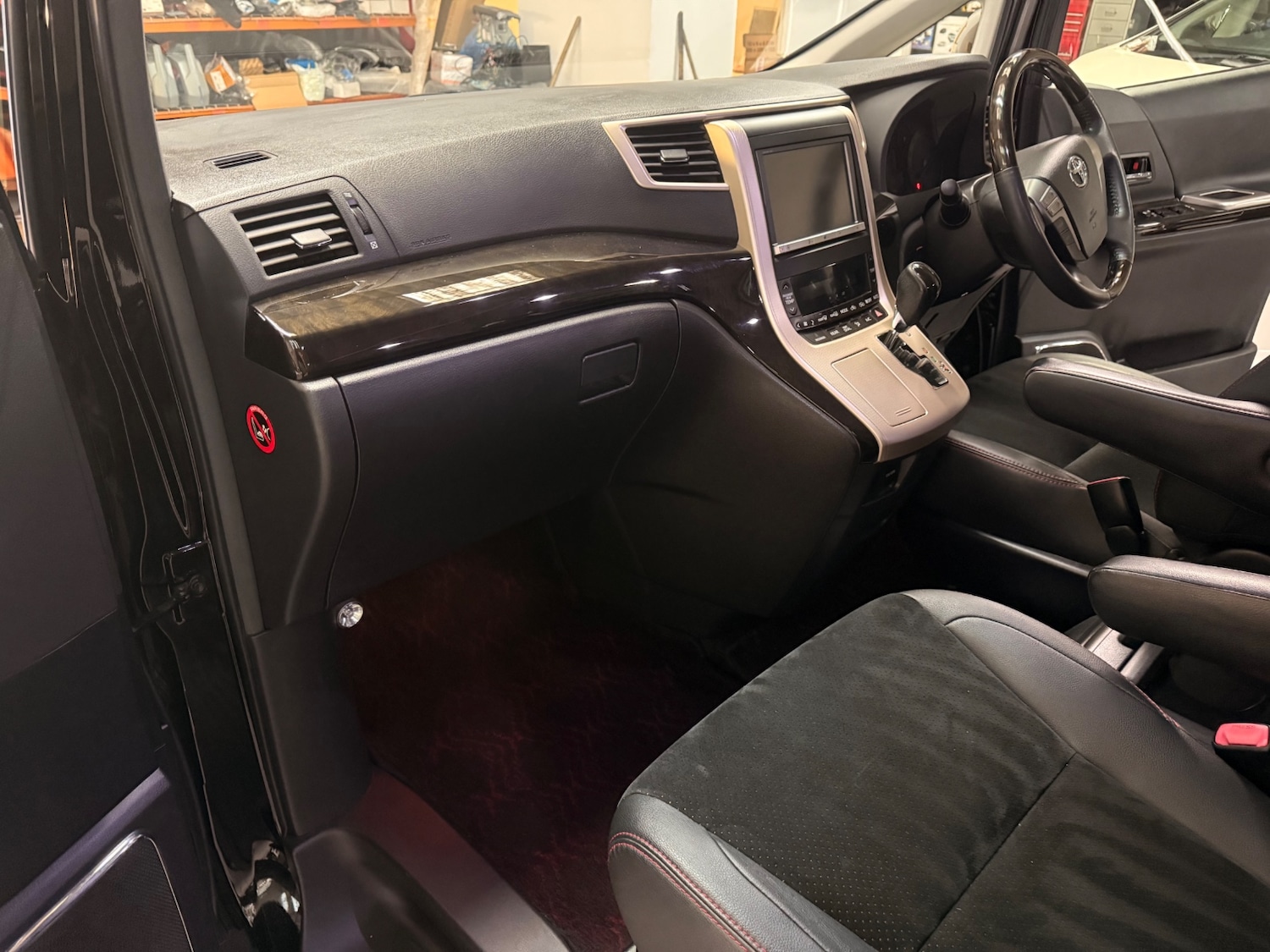 Used Toyota Vellfire 2013 for sale - 77201718: Photo 22