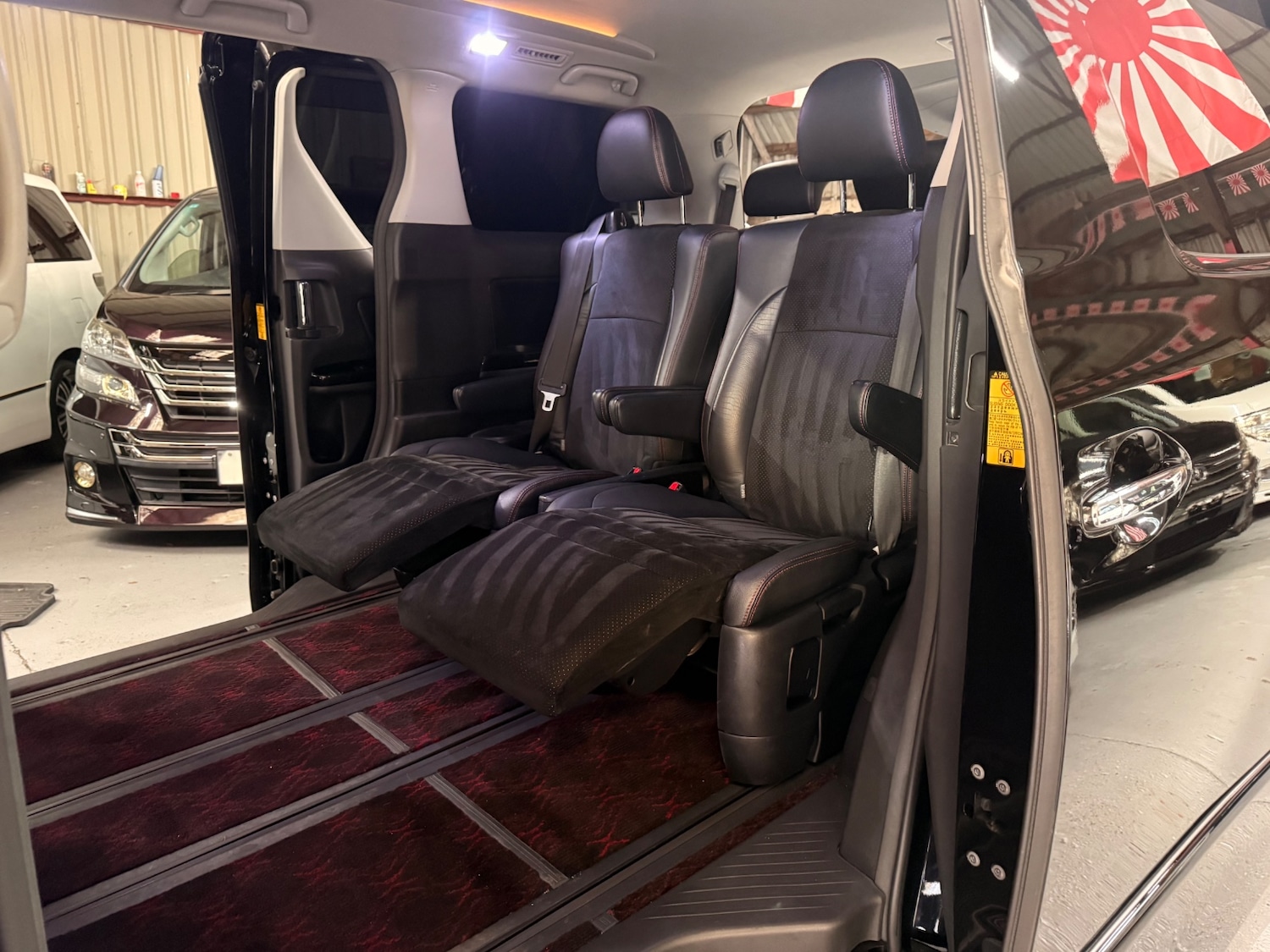 Used Toyota Vellfire 2013 for sale - 77201718: Photo 24