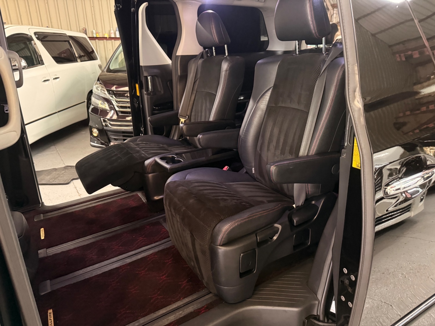 Used Toyota Vellfire 2013 for sale - 77201718: Photo 26