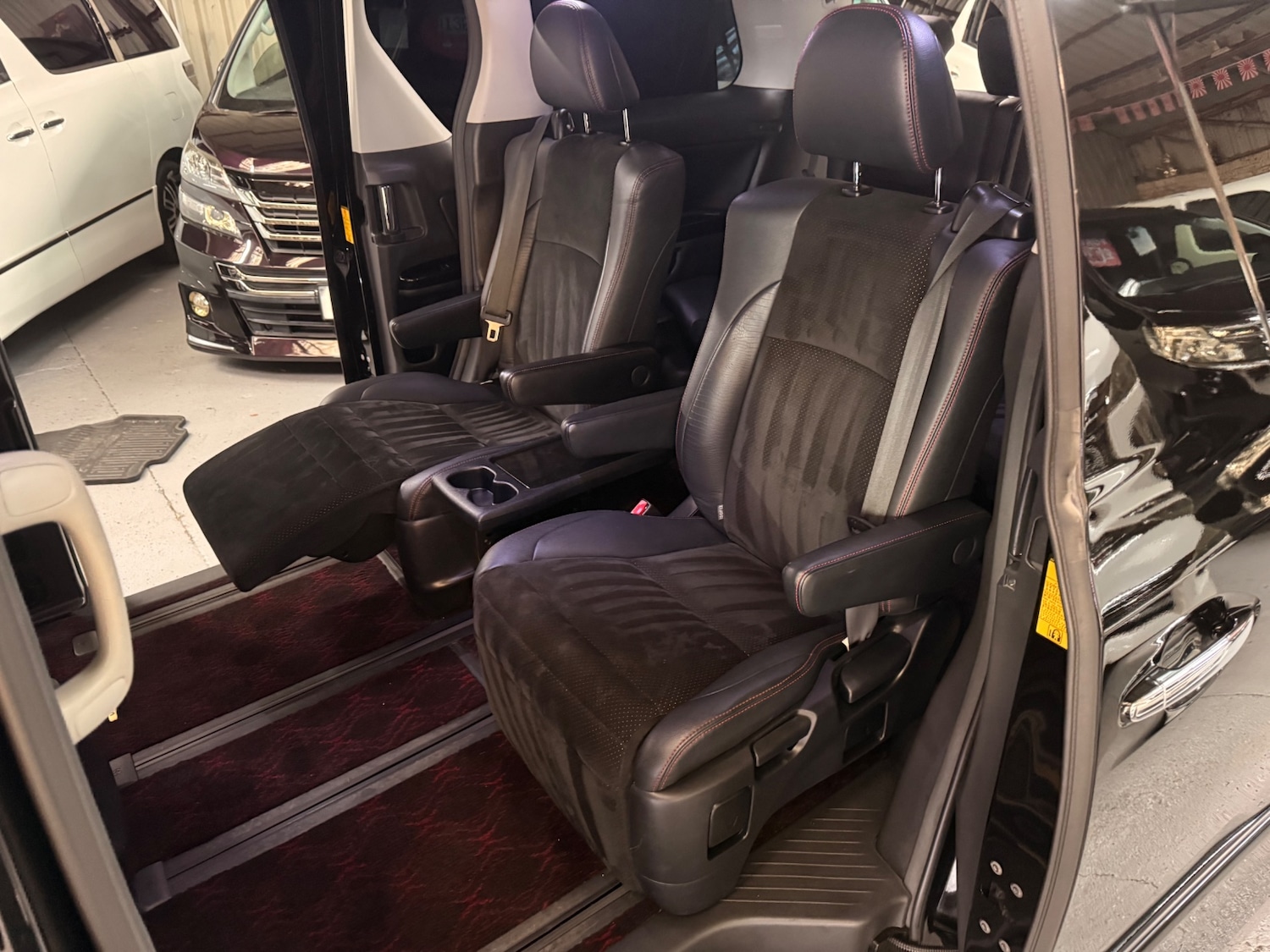 Used Toyota Vellfire 2013 for sale - 77201718: Photo 27