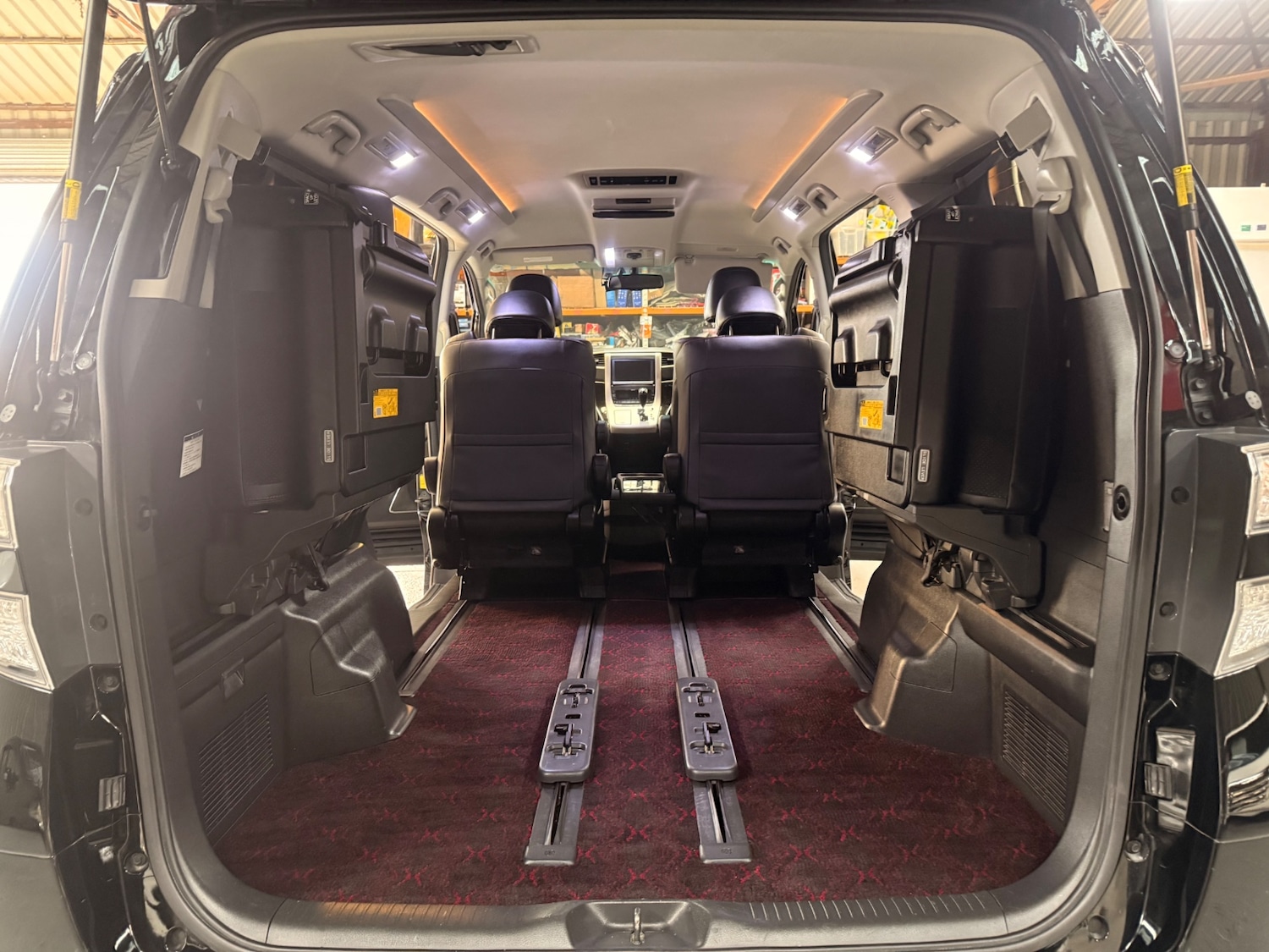 Used Toyota Vellfire 2013 for sale - 77201718: Photo 31