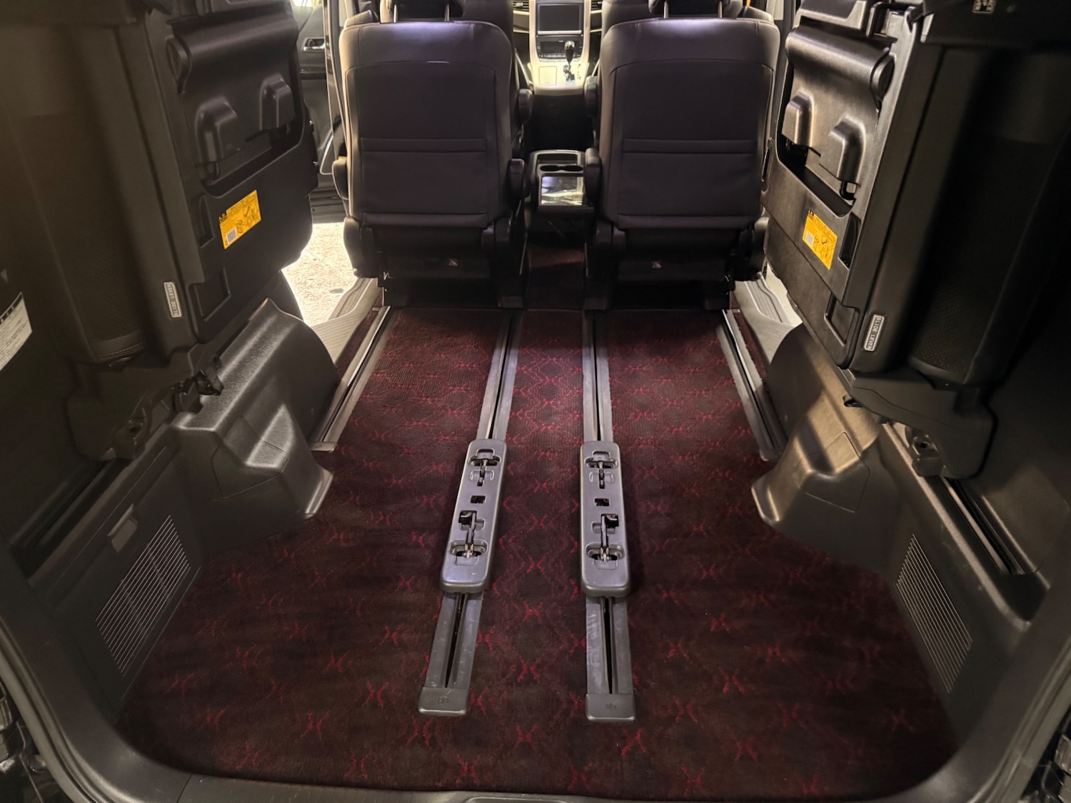 Used Toyota Vellfire 2013 for sale - 77201718: Photo 32