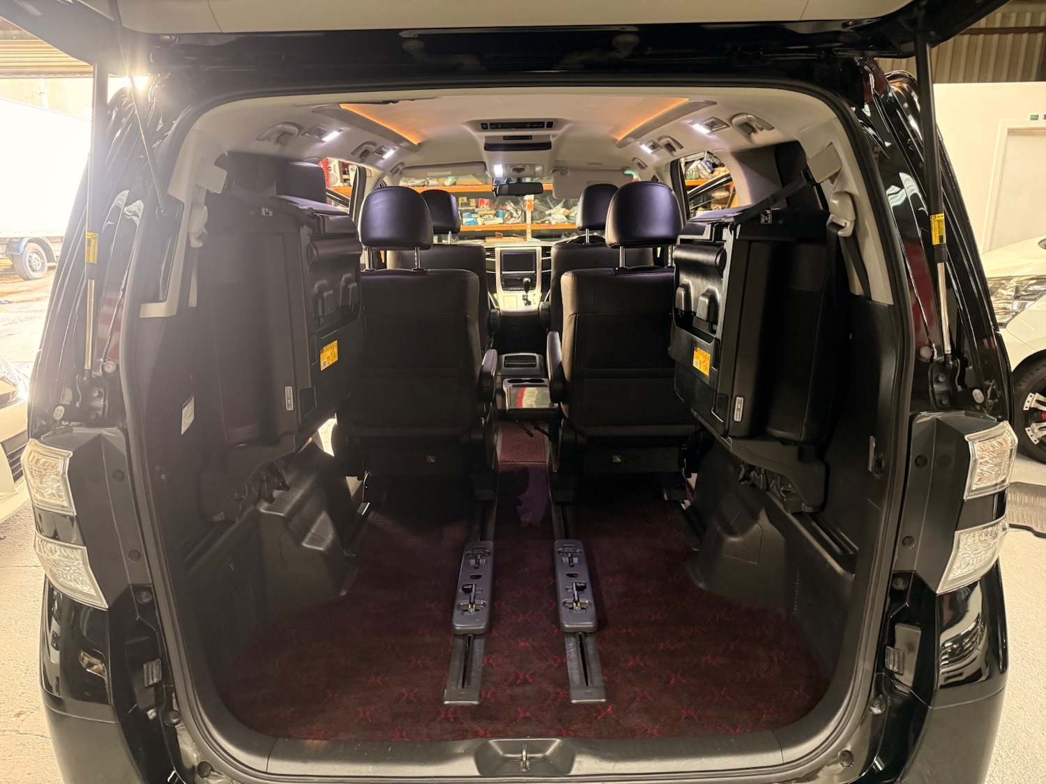 Used Toyota Vellfire 2013 for sale - 77201718: Photo 33