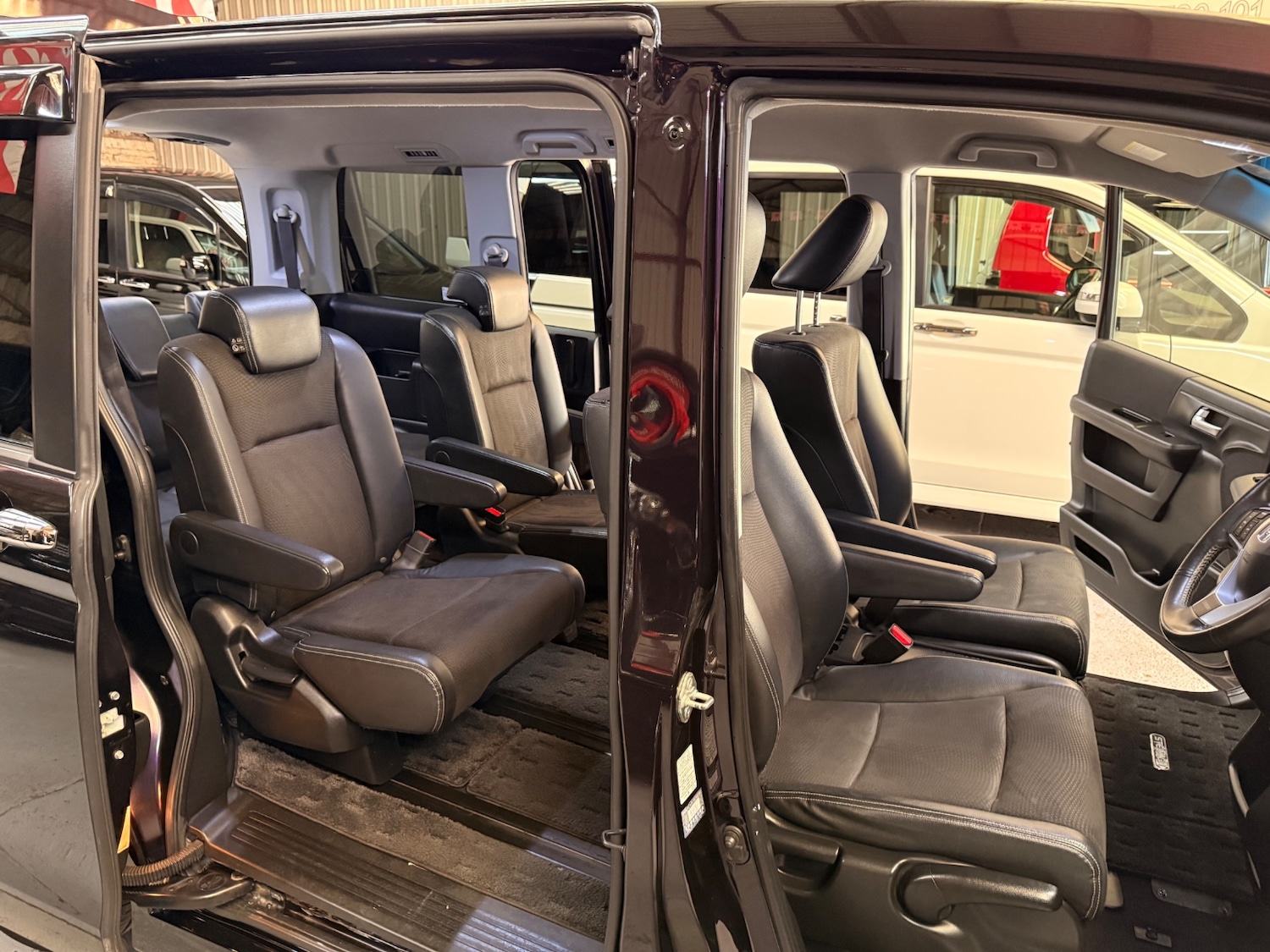 Used Honda Stepwagon 2013 for sale - 77954488: Photo 10