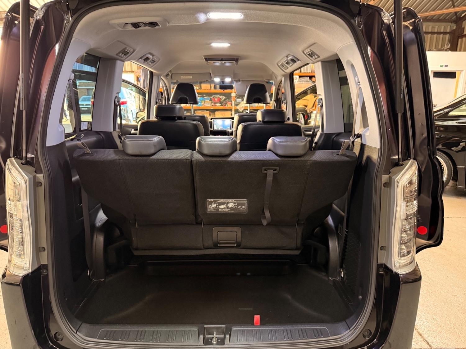 Used Honda Stepwagon 2013 for sale - 77954488: Photo 14