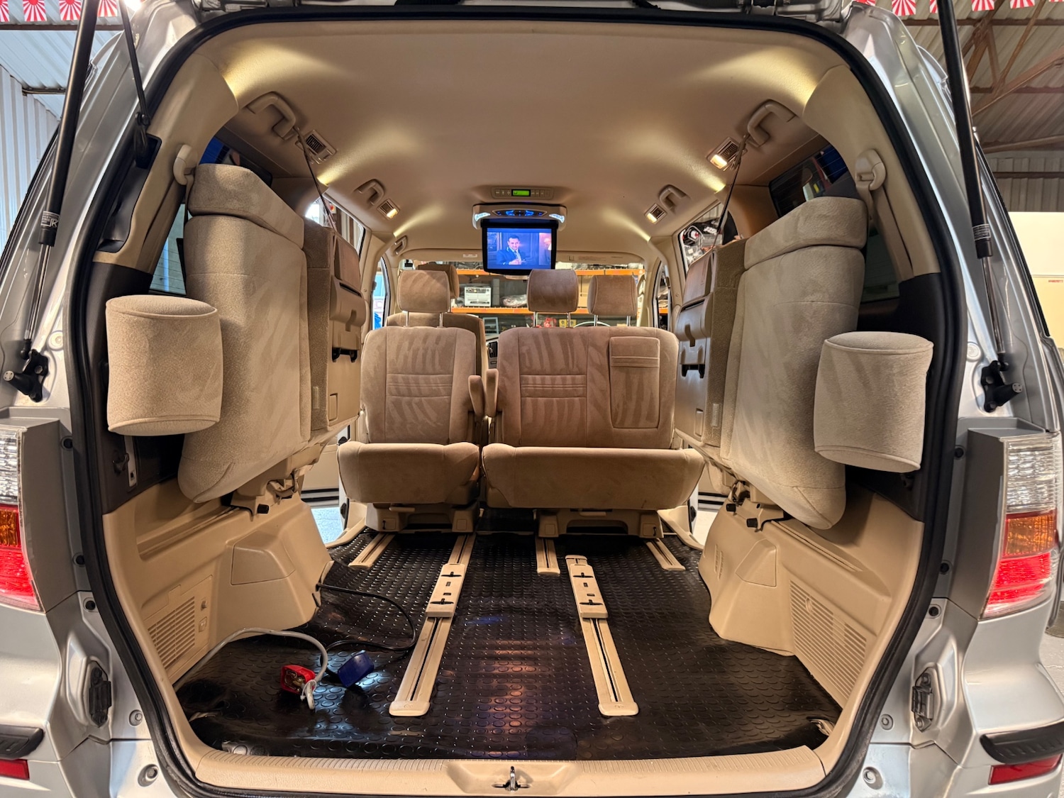 Used Toyota Alphard 2005 for sale - 76534555: Photo 16