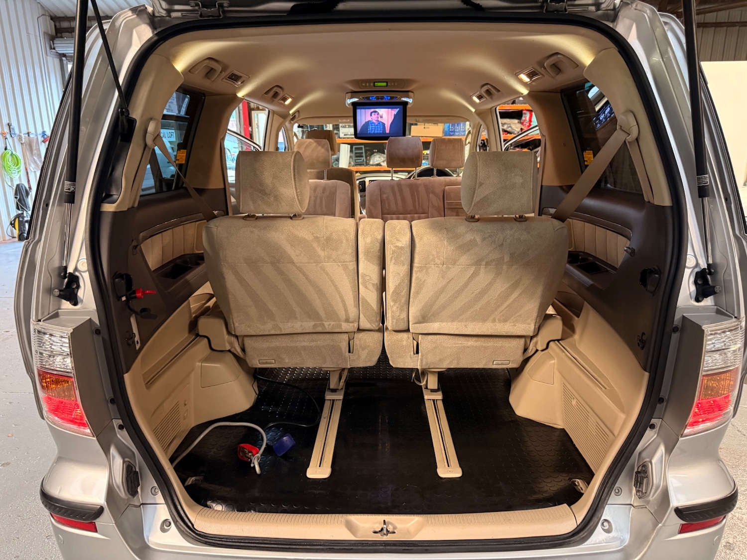 Used Toyota Alphard 2005 for sale - 76534555: Photo 17