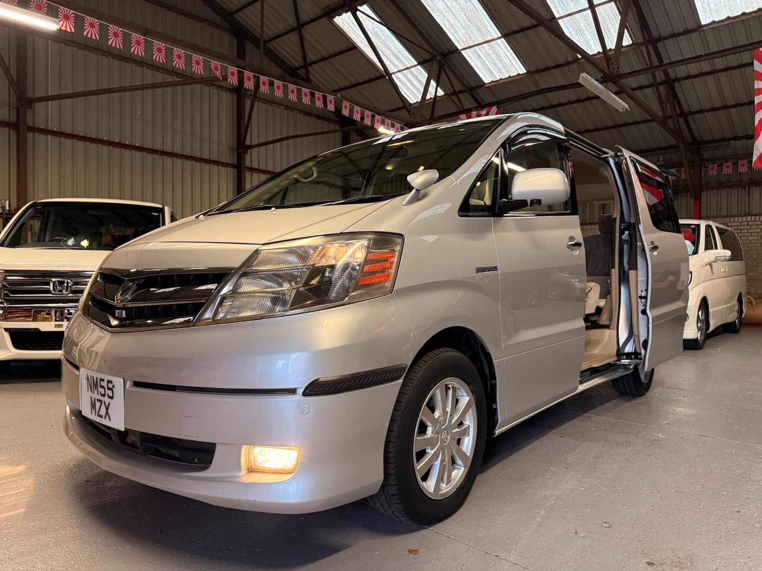 Used Toyota Alphard 2005 for sale - 76534555: Photo 20