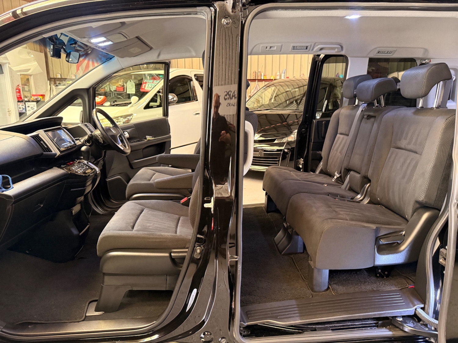 Used Honda Stepwagon 2013 for sale - 77767187: Photo 11