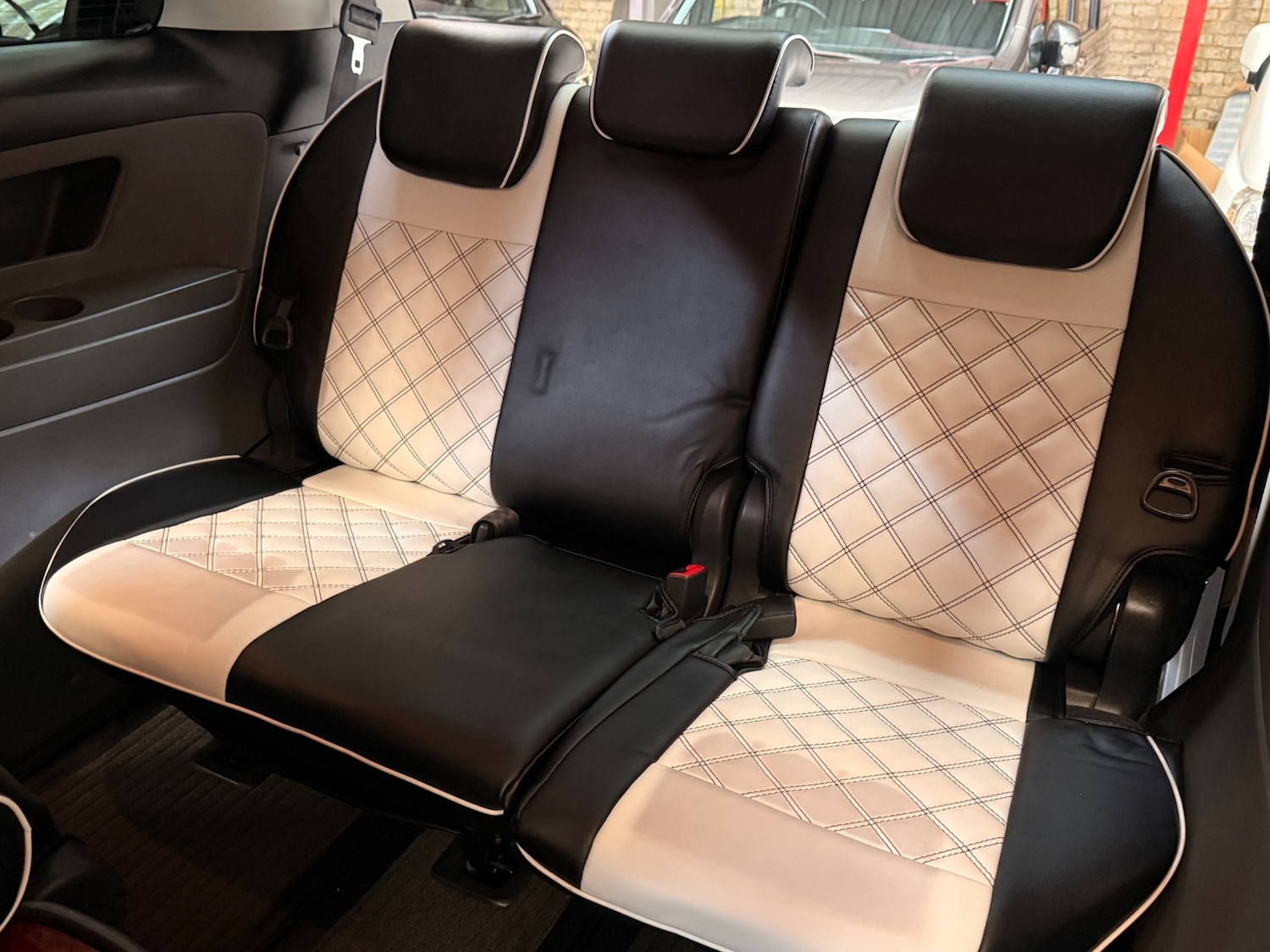 Used Toyota Estima 2010 for sale - 77622869: Photo 19