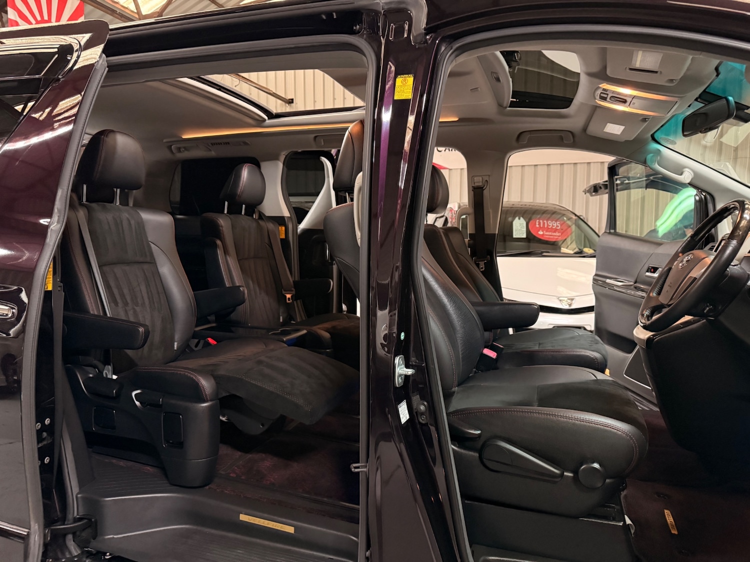 Used Toyota Vellfire 2013 for sale - 77118850: Photo 15