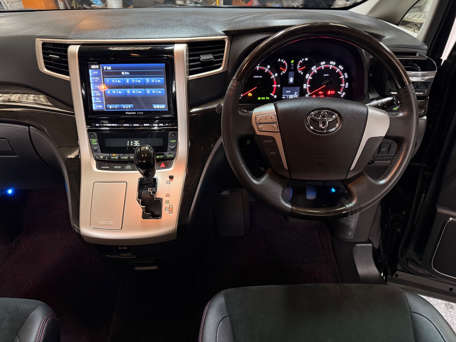 Used Toyota Vellfire 2013 for sale - 77118850: Photo 16