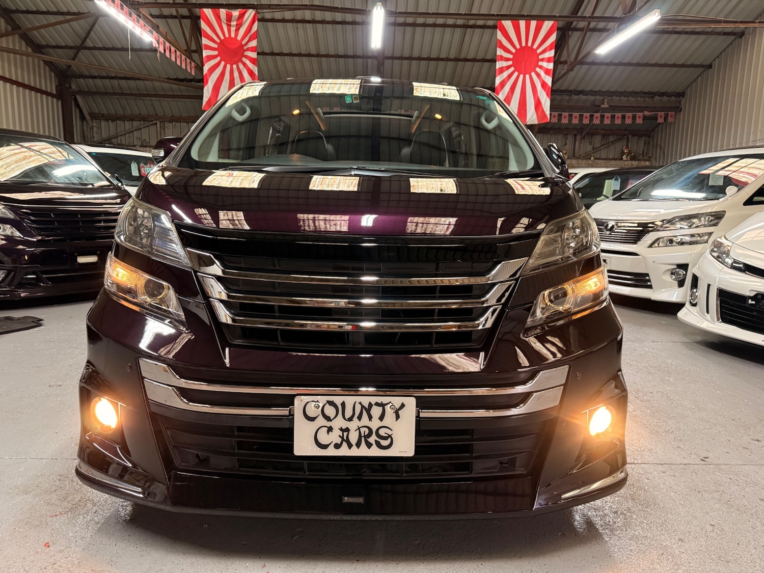 Used Toyota Vellfire 2013 for sale - 77118850: Photo 2