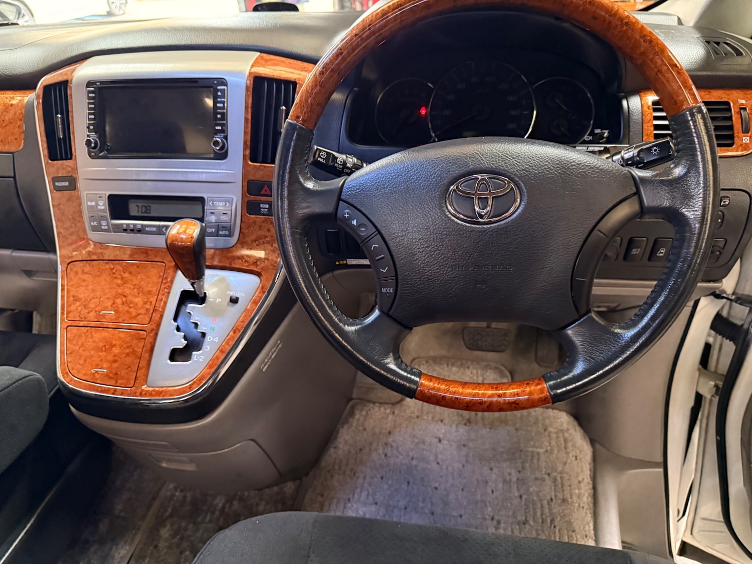 Used Toyota Alphard 2008 for sale - 78084577: Photo 17