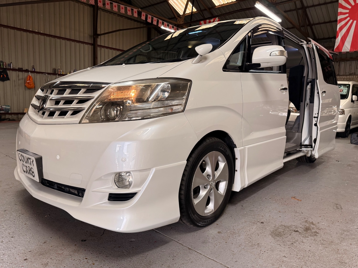 Used Toyota Alphard 2008 for sale - 78084577: Photo 2