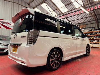 Used Honda Stepwagon 2013 for sale - 75338399: Photo