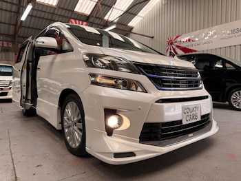 Used Toyota Vellfire 2013 for sale - 78969105: Photo