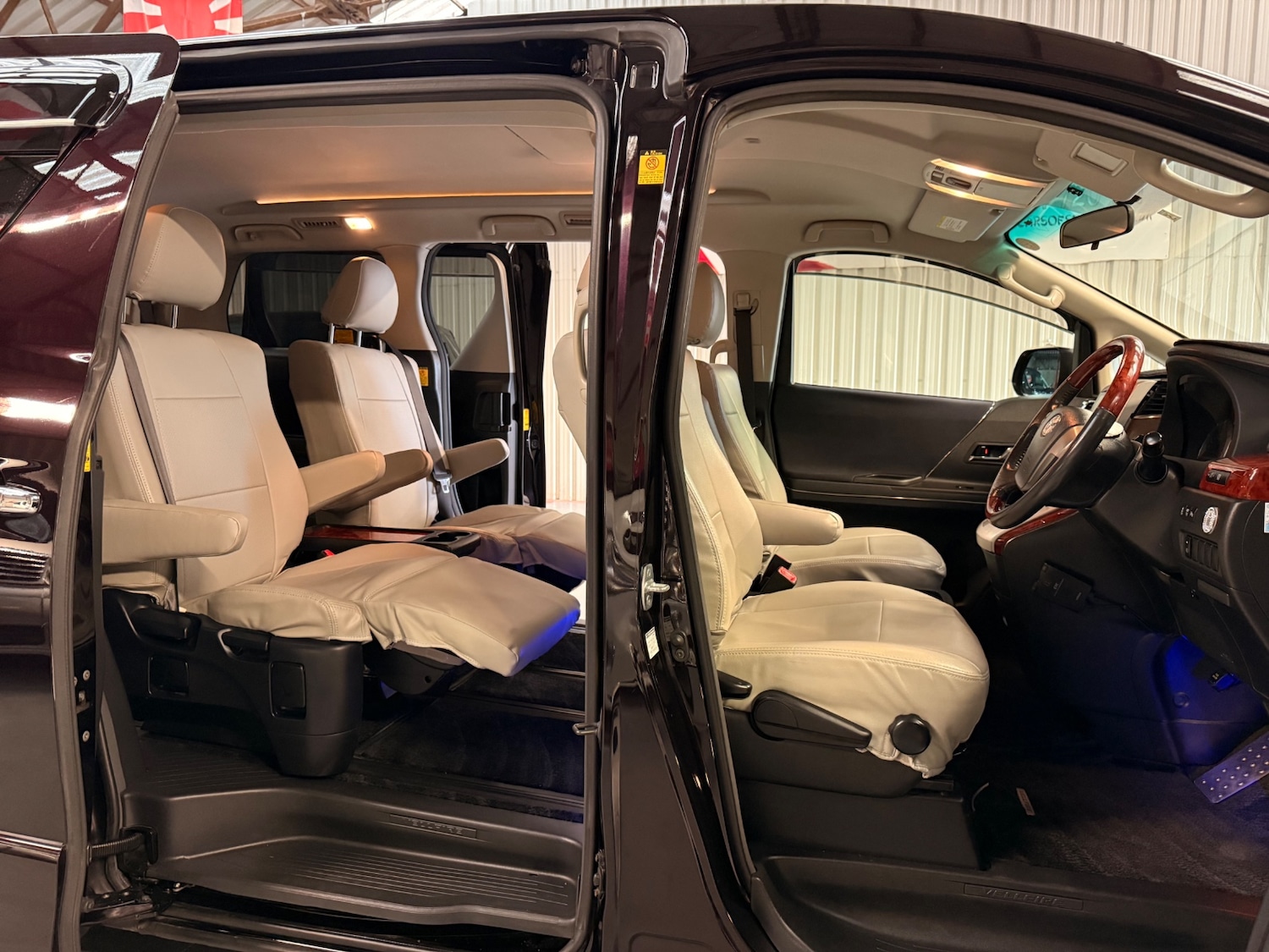 Used Toyota Vellfire 2010 for sale - 76699639: Photo 15