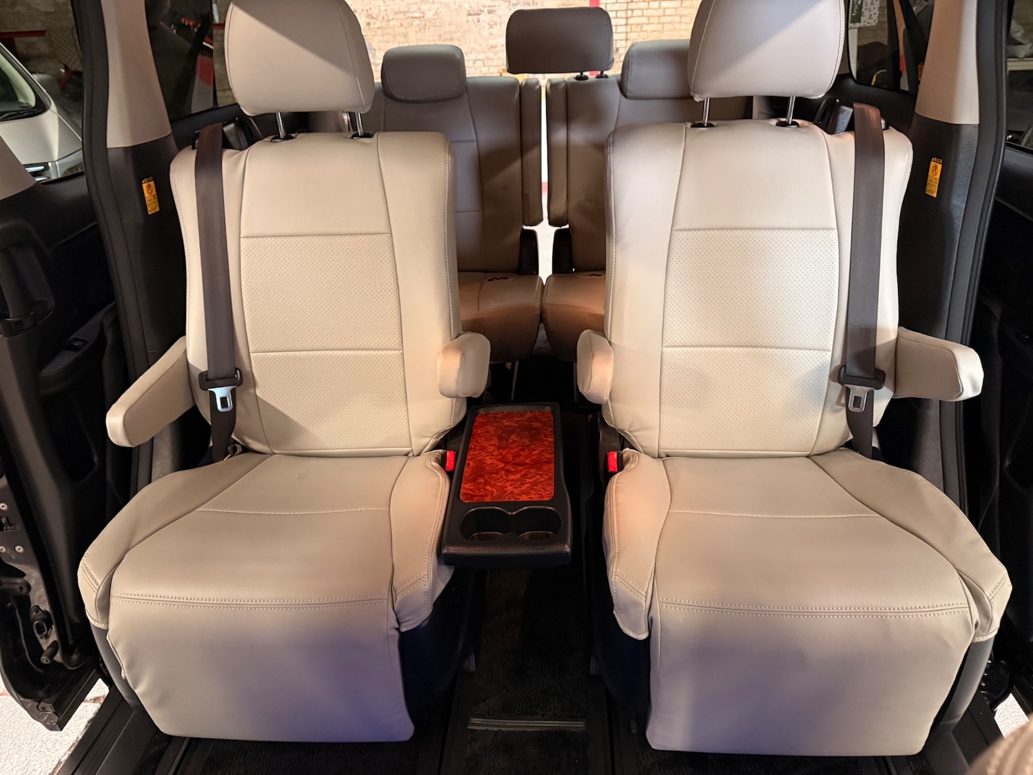 Used Toyota Vellfire 2010 for sale - 76699639: Photo 18