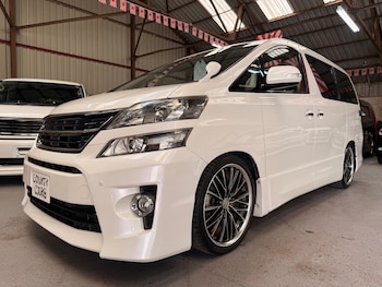 Used Toyota Vellfire 2014 for sale - 79452358: Photo