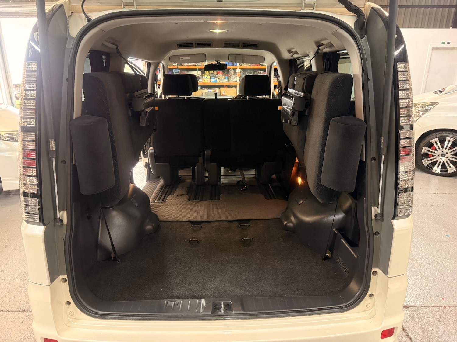 Used Honda Stepwagon 2005 for sale - 77201633: Photo 20