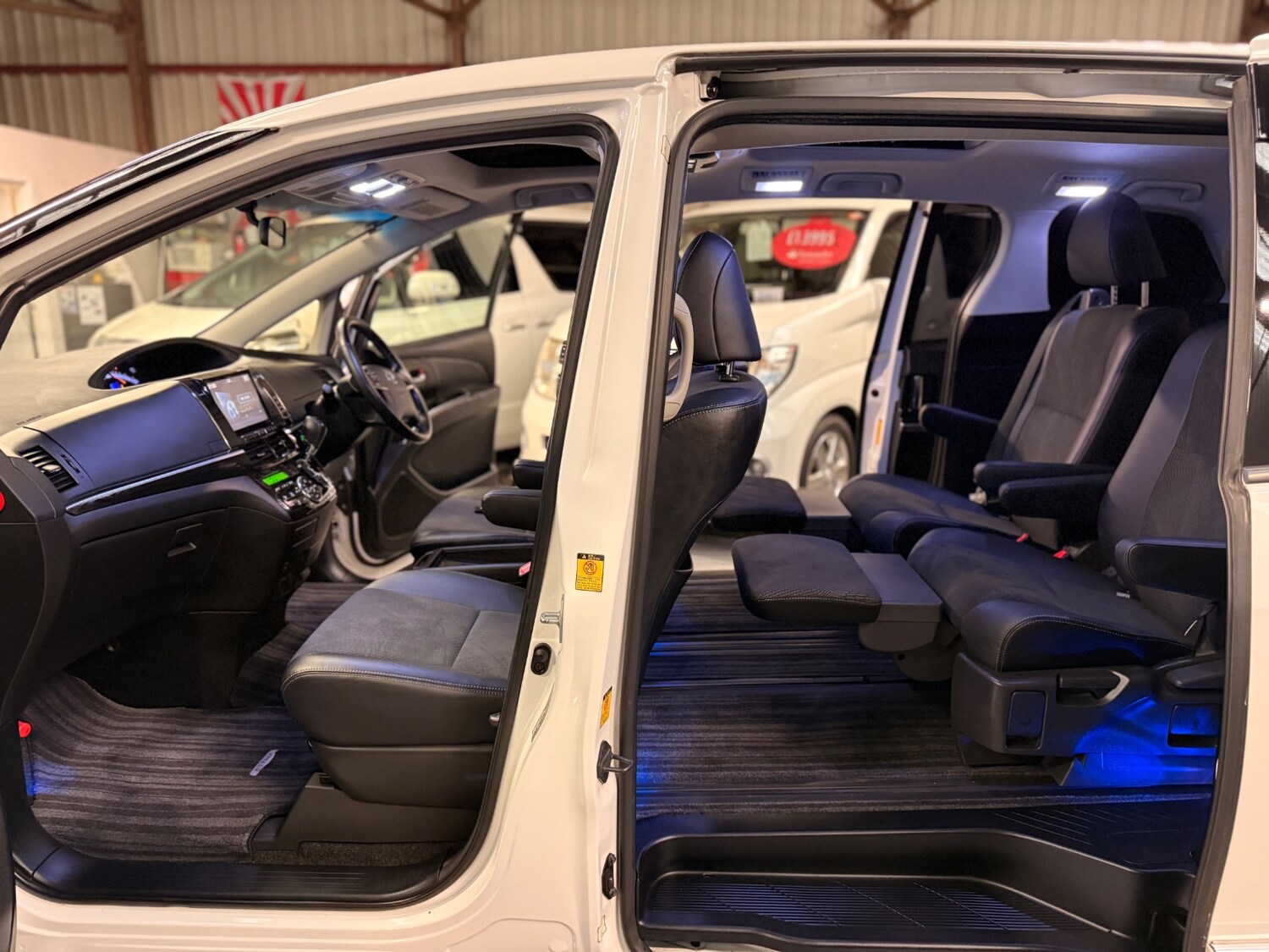 Used Toyota Estima 2014 for sale - 76974812: Photo 12