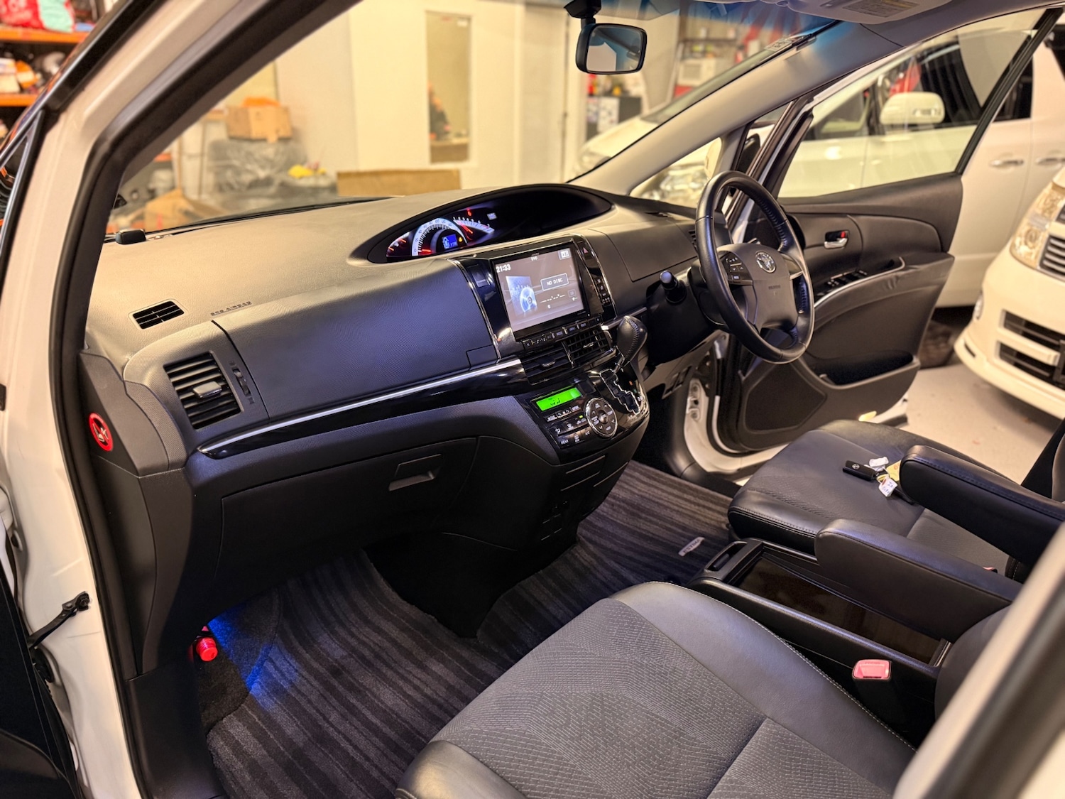 Used Toyota Estima 2014 for sale - 76974812: Photo 14