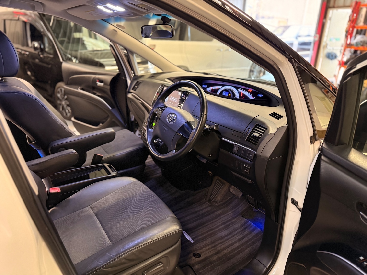 Used Toyota Estima 2014 for sale - 76974812: Photo 16