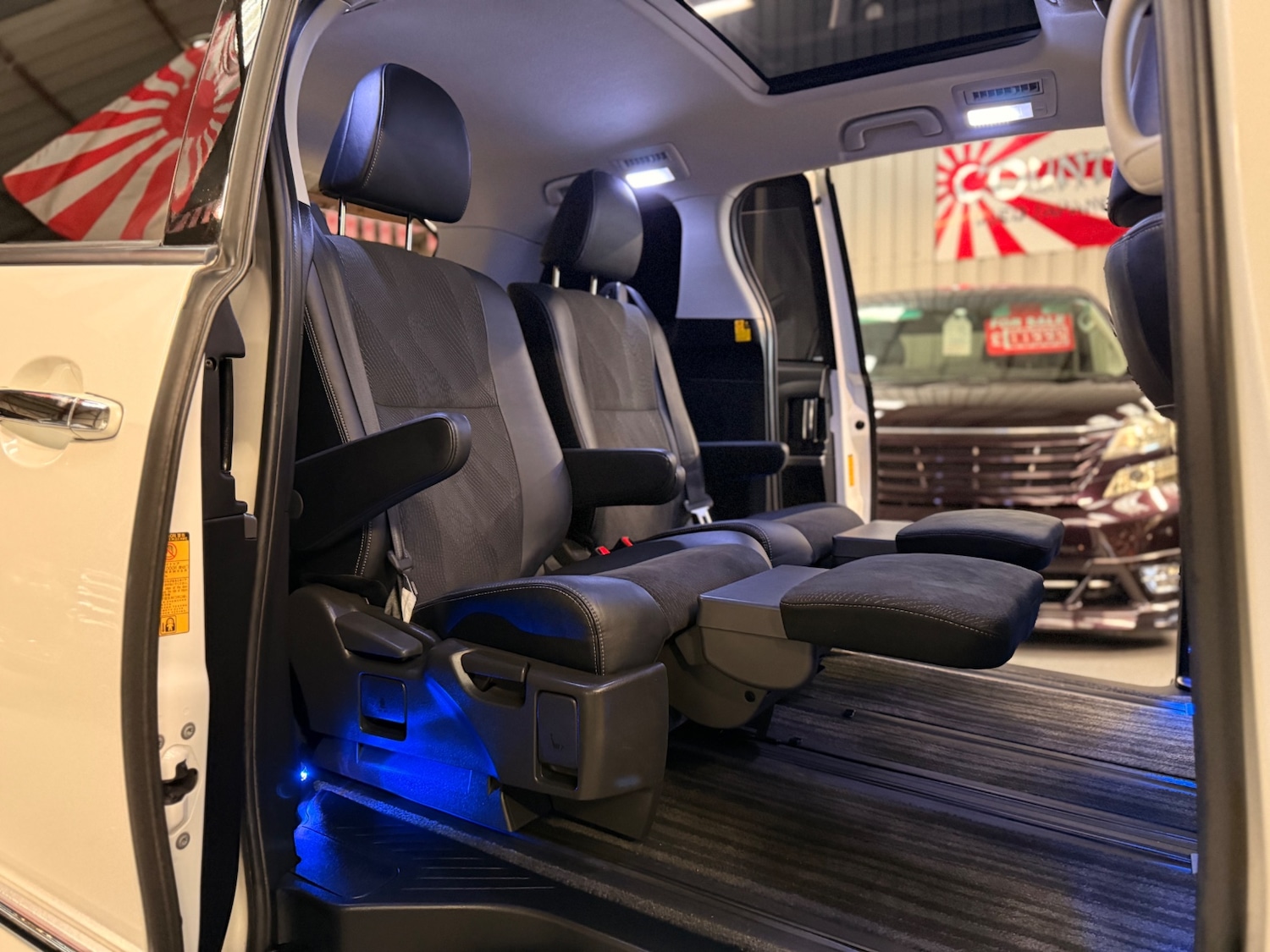 Used Toyota Estima 2014 for sale - 76974812: Photo 17