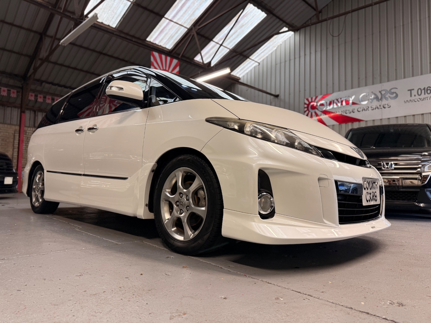 Used Toyota Estima 2014 for sale - 76974812: Photo 2