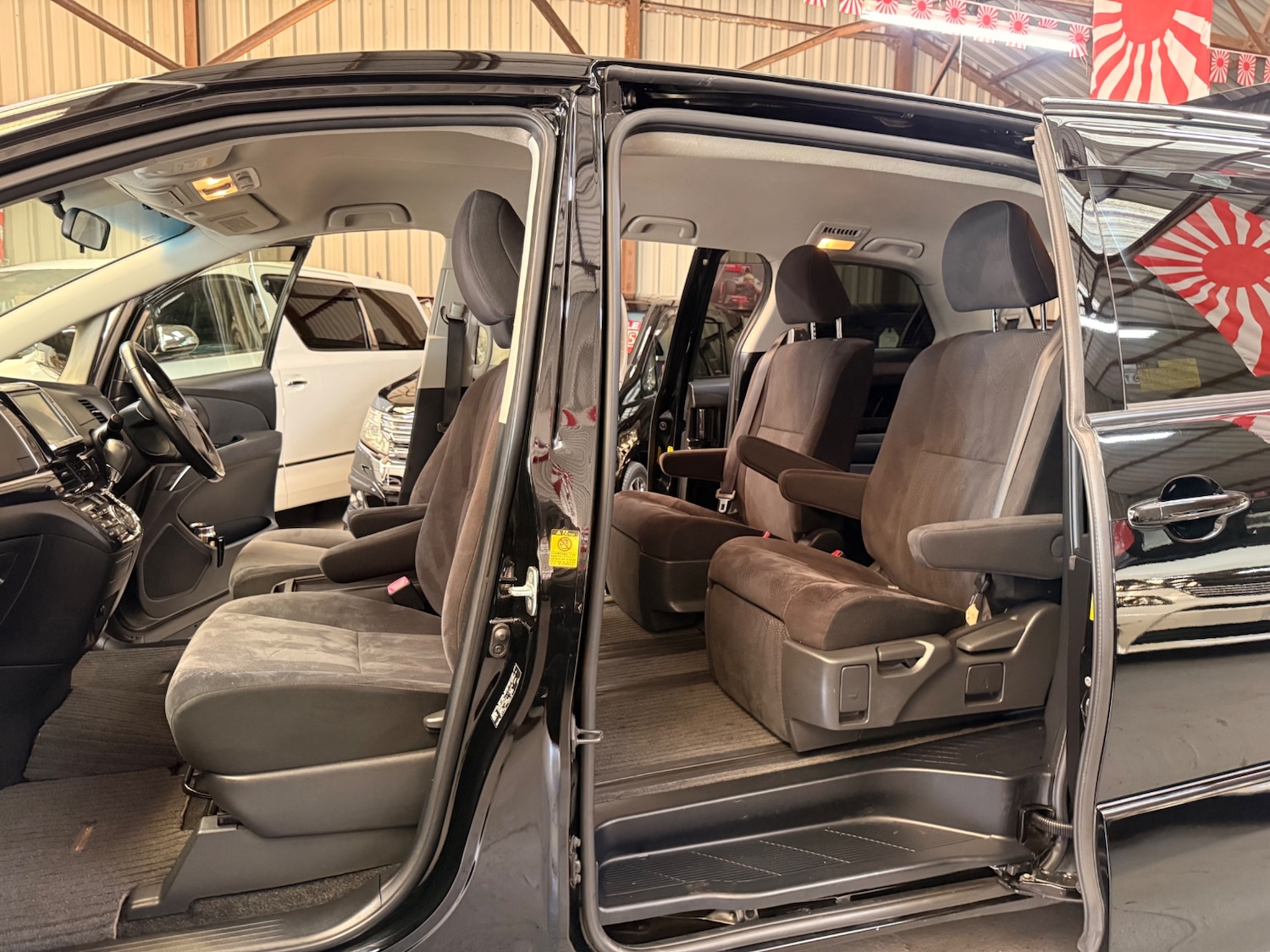 Used Toyota Estima 2012 for sale - 77736080: Photo 13