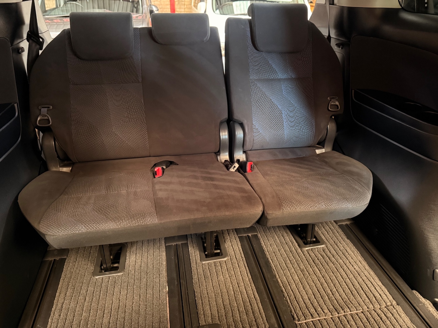 Used Toyota Estima 2012 for sale - 77736080: Photo 19