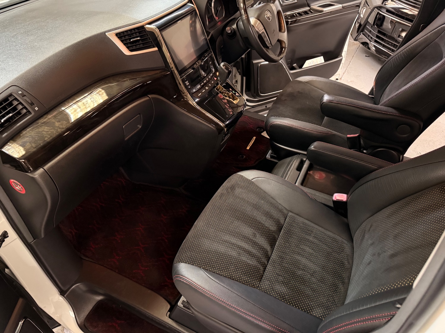 Used Toyota Vellfire 2014 for sale - 77558823: Photo 13