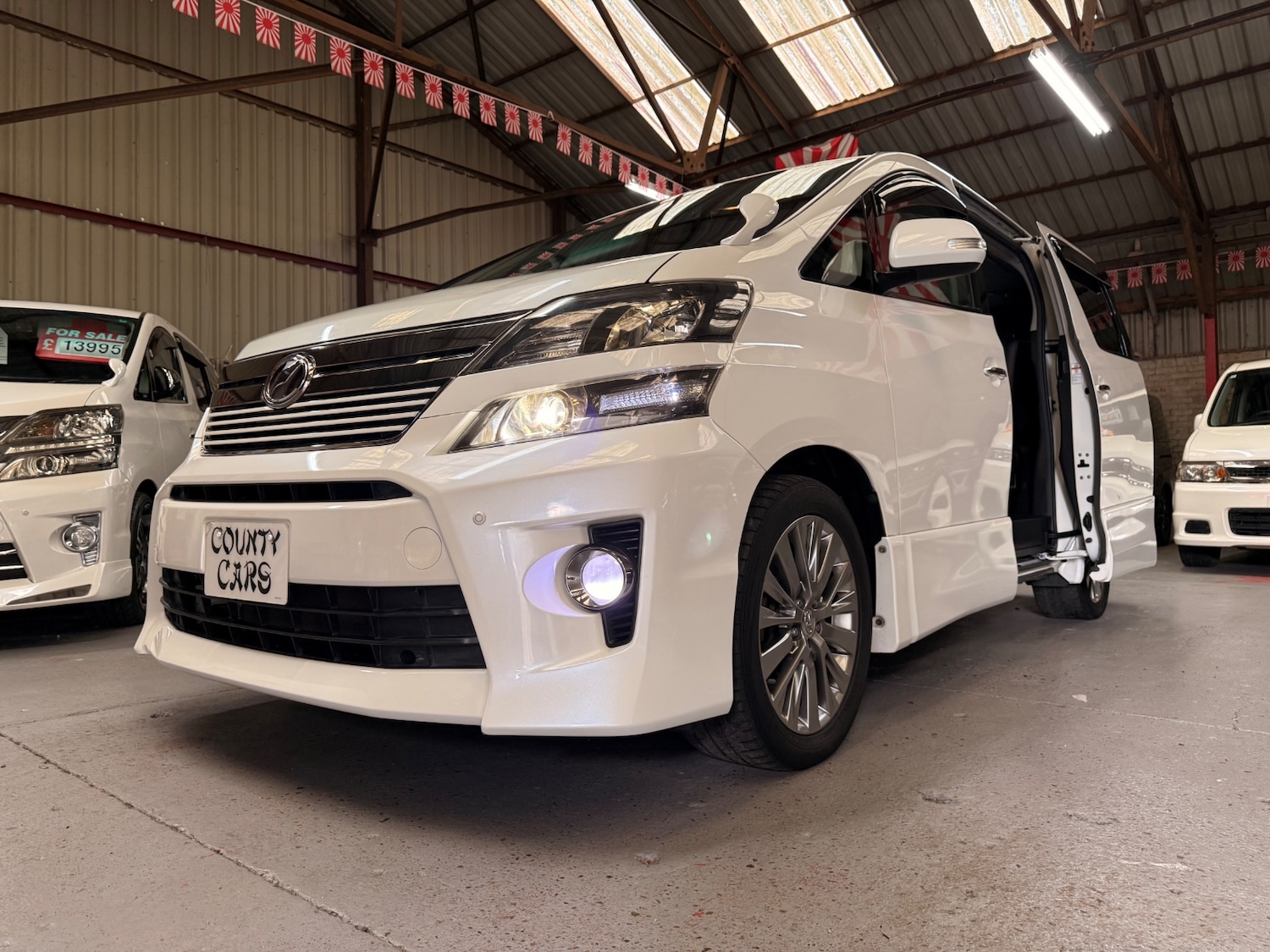 Used Toyota Vellfire 2014 for sale - 77558823: Photo 21