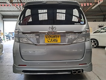 Used Toyota Vellfire 2013 for sale - 79183997: Photo