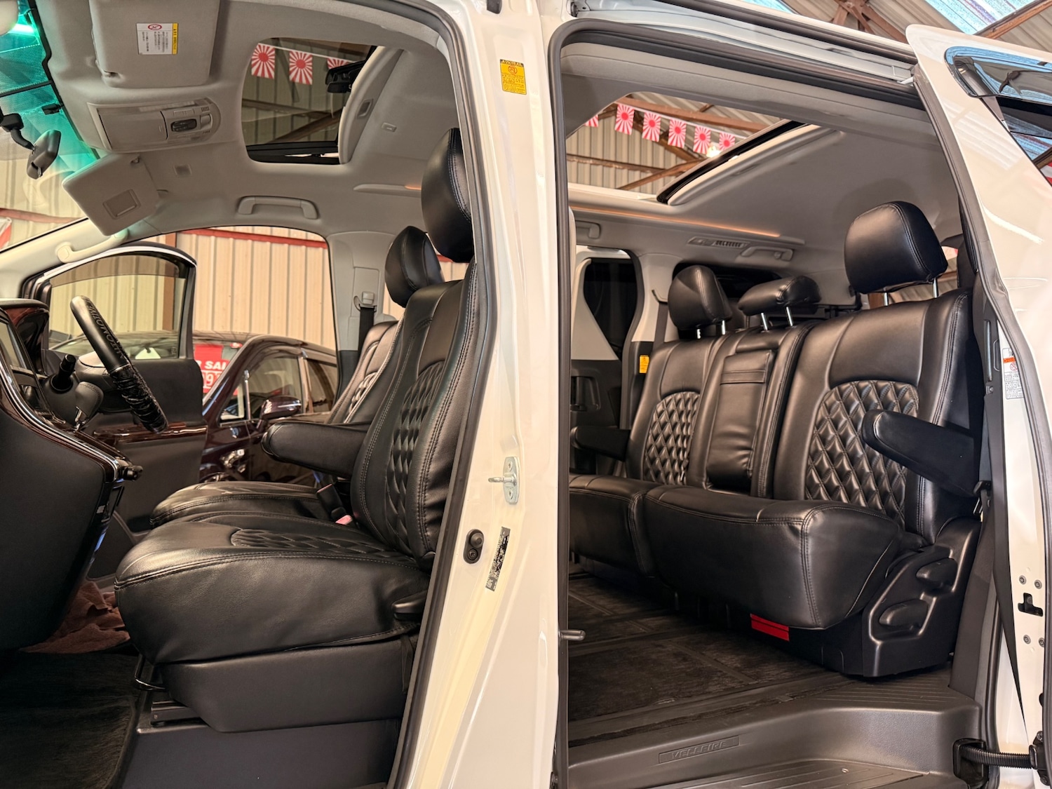 Used Toyota Vellfire 2013 for sale - 77084298: Photo 15