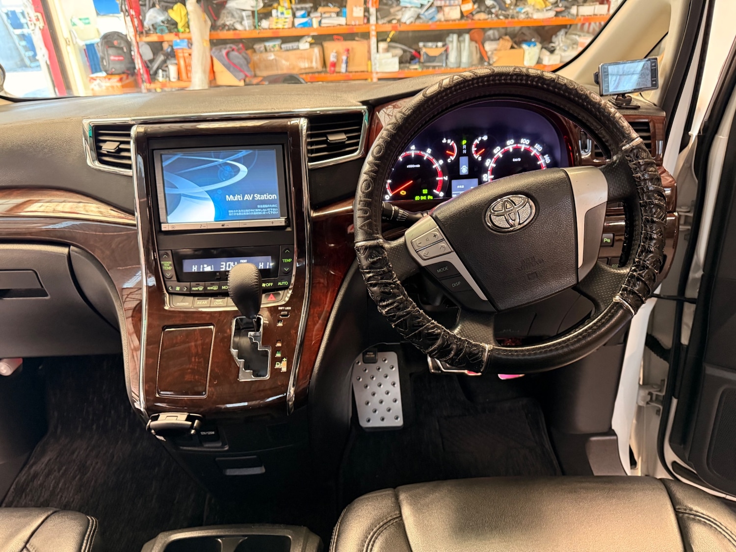 Used Toyota Vellfire 2013 for sale - 77084298: Photo 18