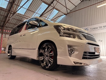 Used Toyota Vellfire 2013 for sale - 77084298: Photo