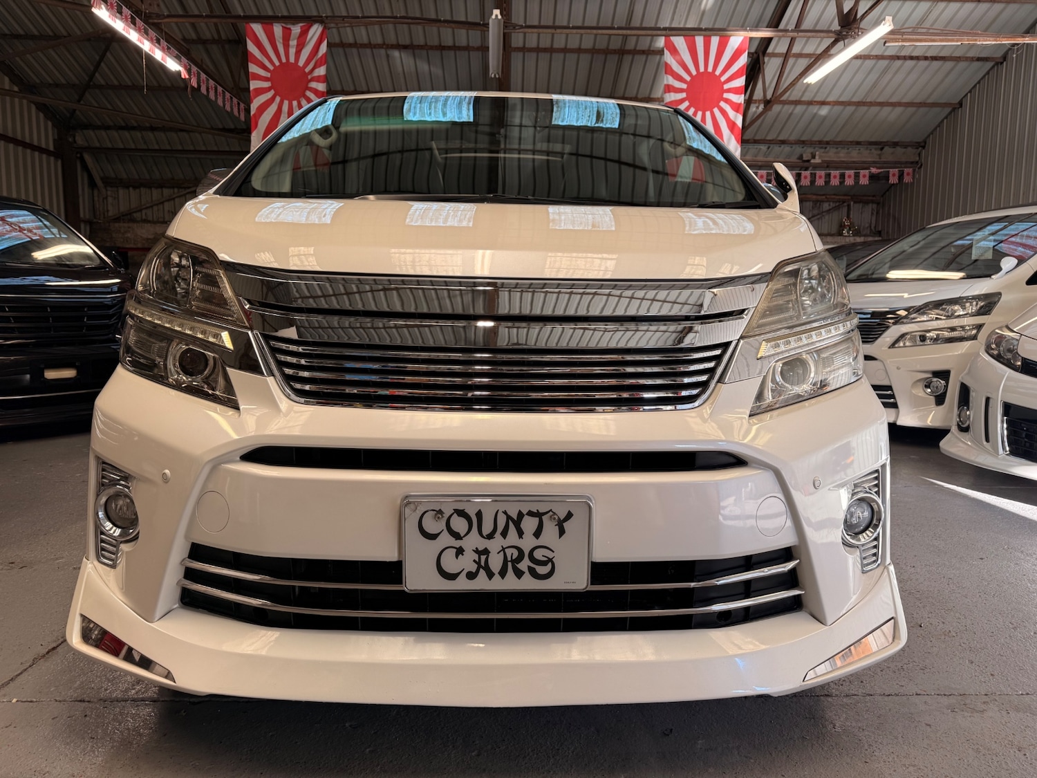 Used Toyota Vellfire 2013 for sale - 77084298: Photo 3